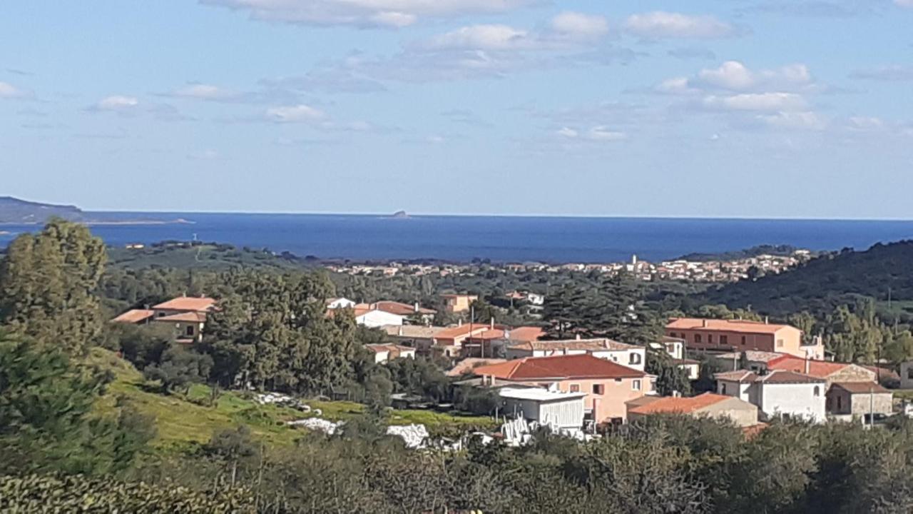 Li Muntigeddi Hotel San Teodoro  Luaran gambar