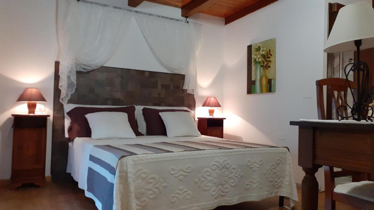 Li Muntigeddi Hotel San Teodoro  Luaran gambar