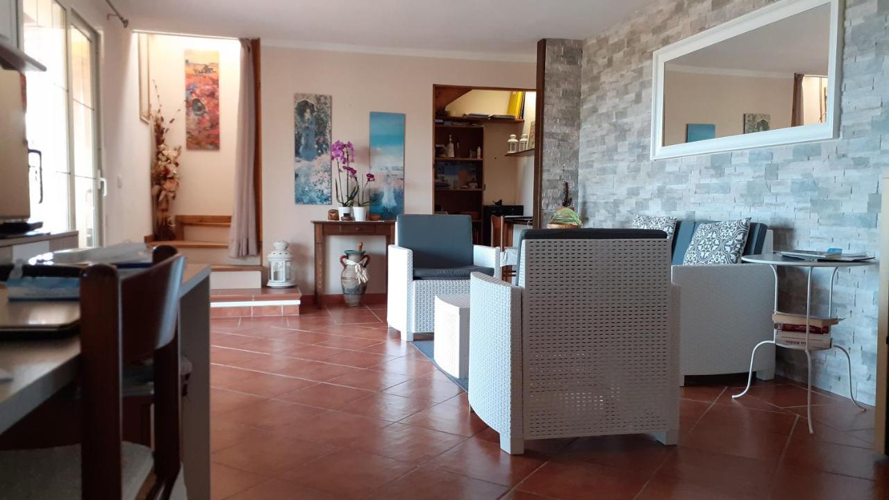 Li Muntigeddi Hotel San Teodoro  Luaran gambar