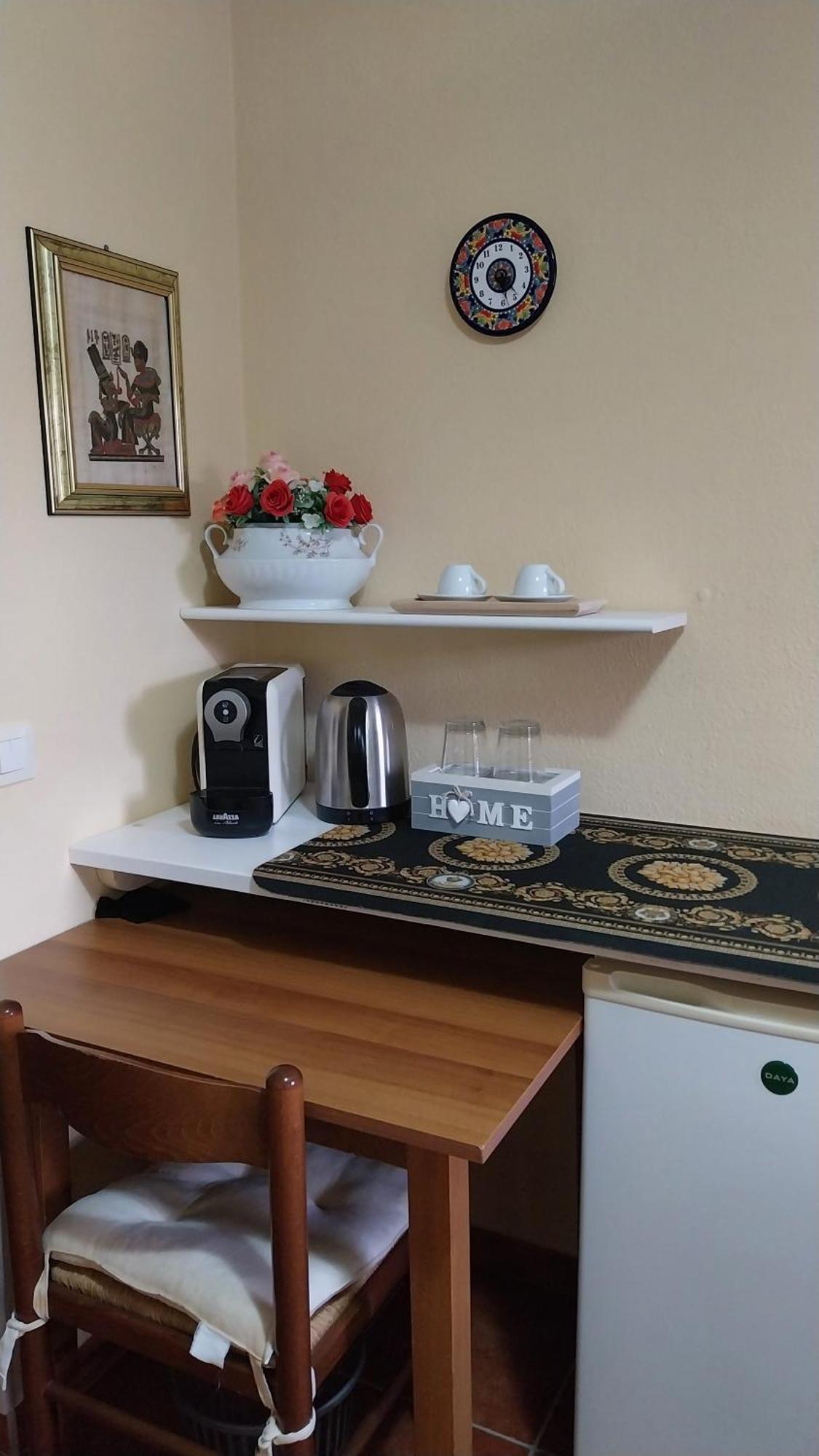 Li Muntigeddi Hotel San Teodoro  Luaran gambar