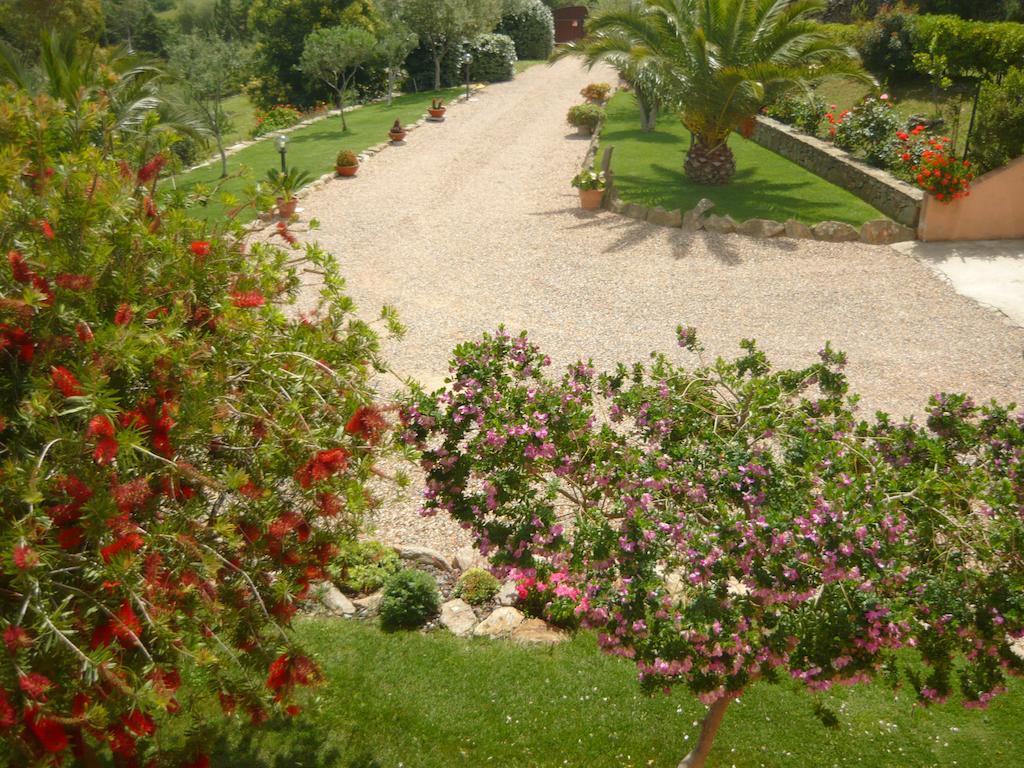 Li Muntigeddi Hotel San Teodoro  Luaran gambar