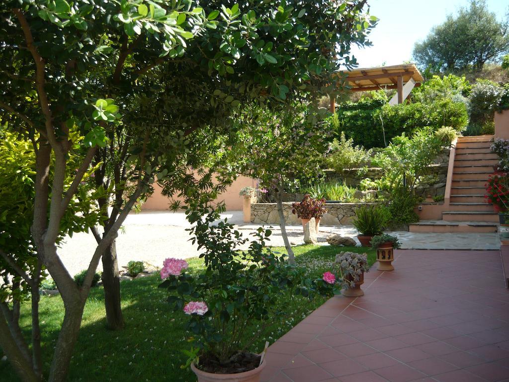 Li Muntigeddi Hotel San Teodoro  Luaran gambar