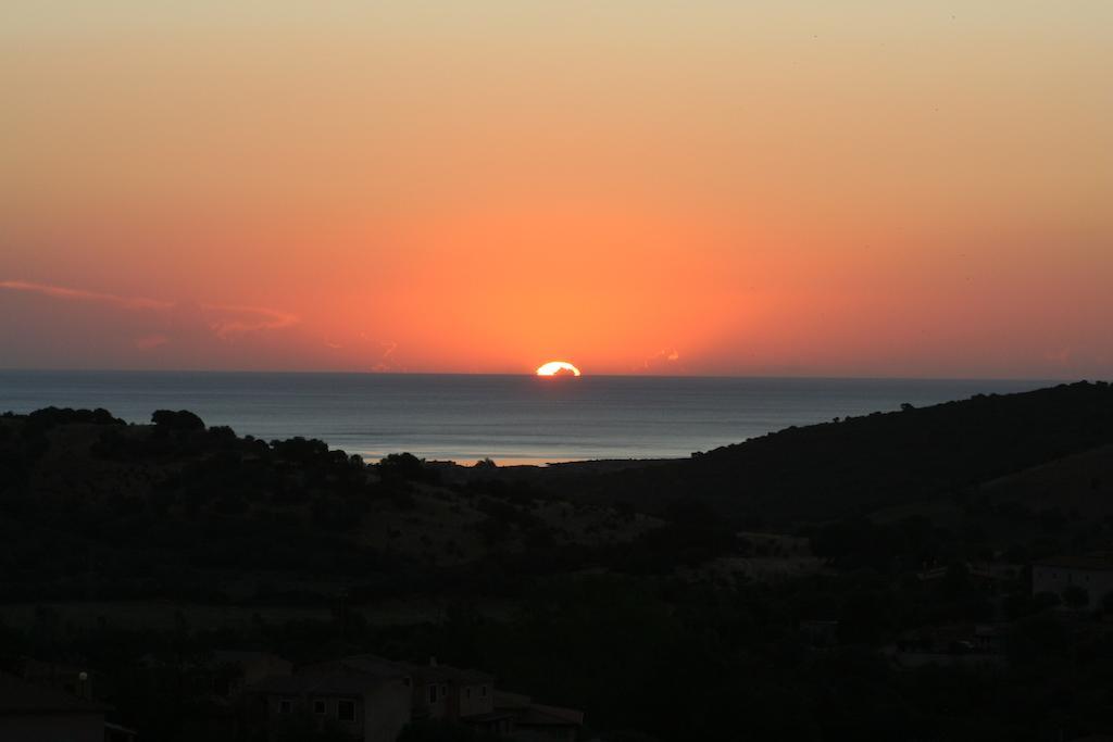 Li Muntigeddi Hotel San Teodoro  Luaran gambar