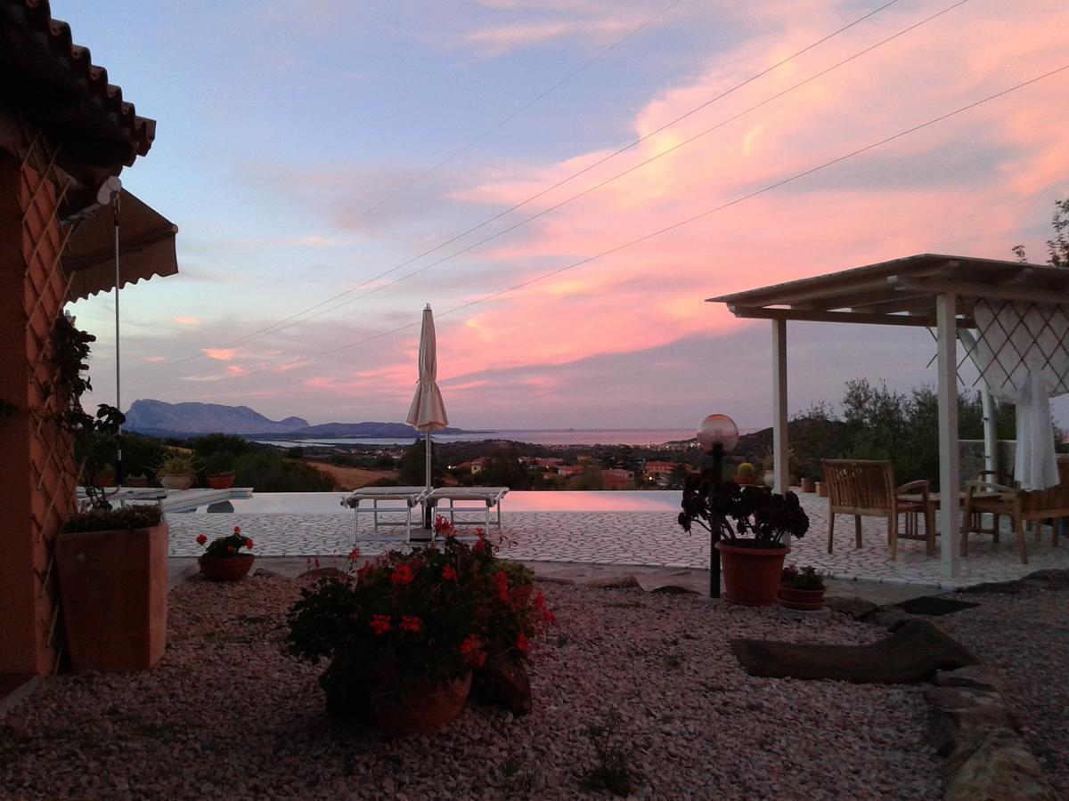 Li Muntigeddi Hotel San Teodoro  Luaran gambar