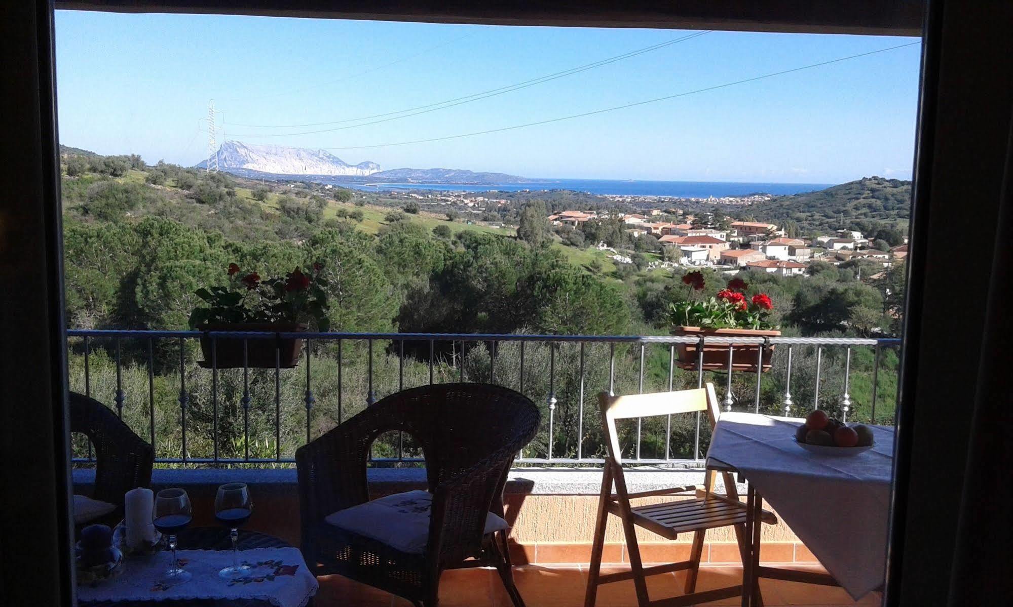 Li Muntigeddi Hotel San Teodoro  Luaran gambar