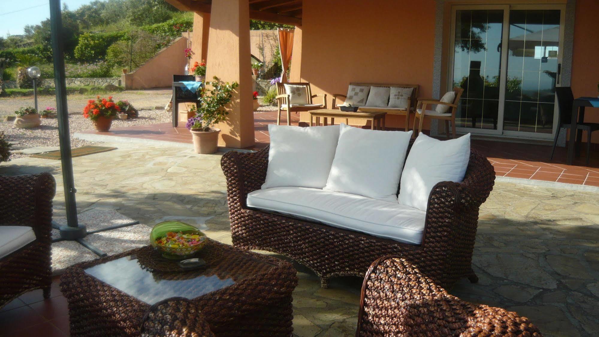 Li Muntigeddi Hotel San Teodoro  Luaran gambar