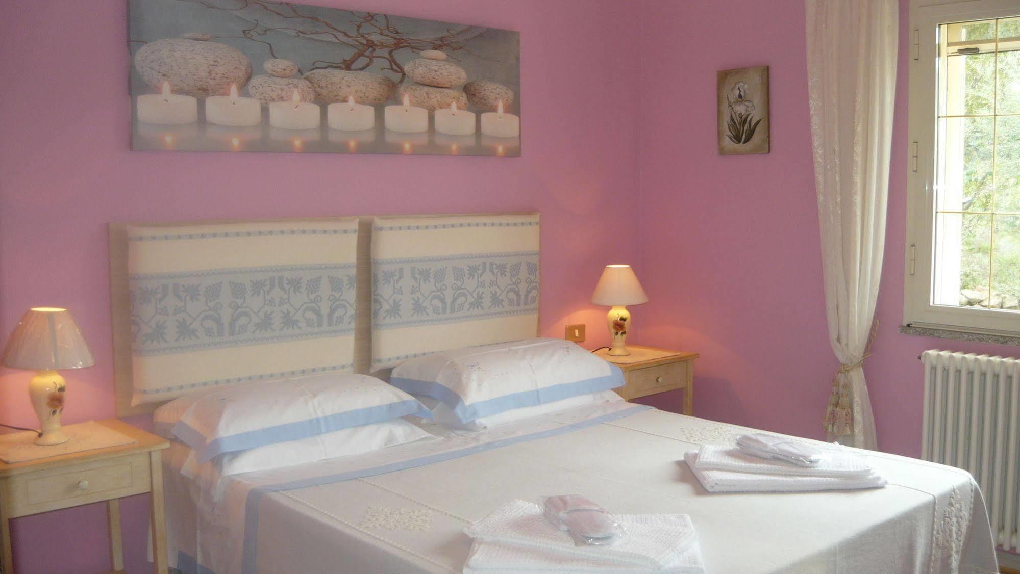 Li Muntigeddi Hotel San Teodoro  Luaran gambar