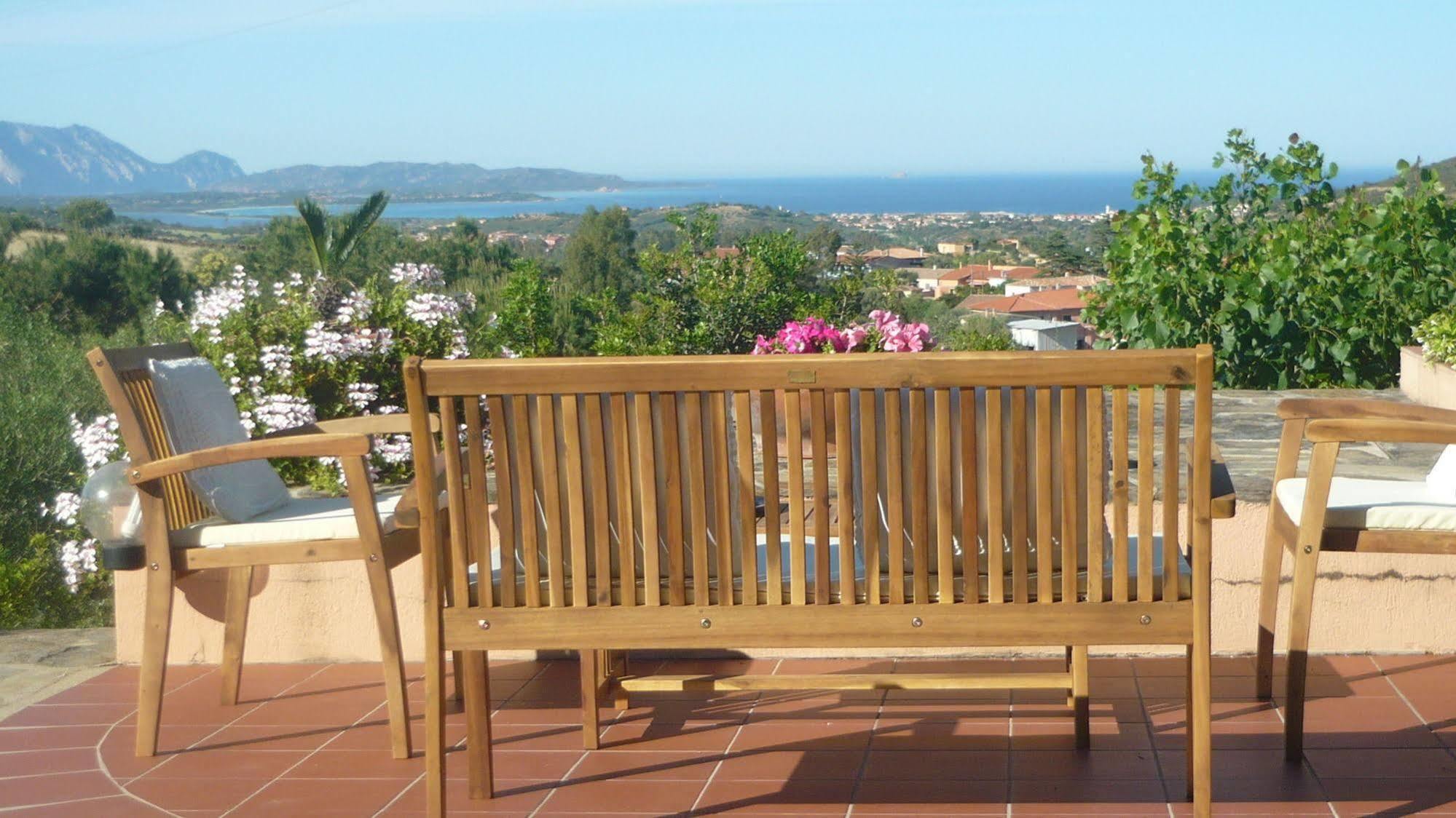 Li Muntigeddi Hotel San Teodoro  Luaran gambar