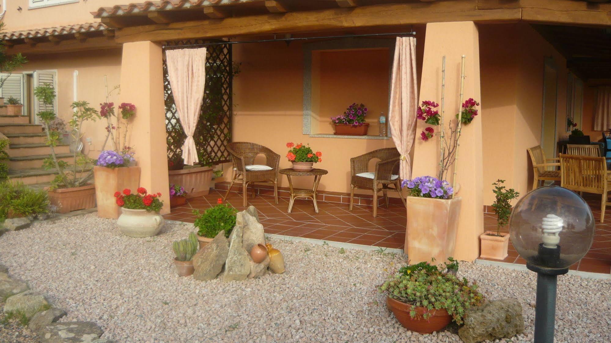Li Muntigeddi Hotel San Teodoro  Luaran gambar
