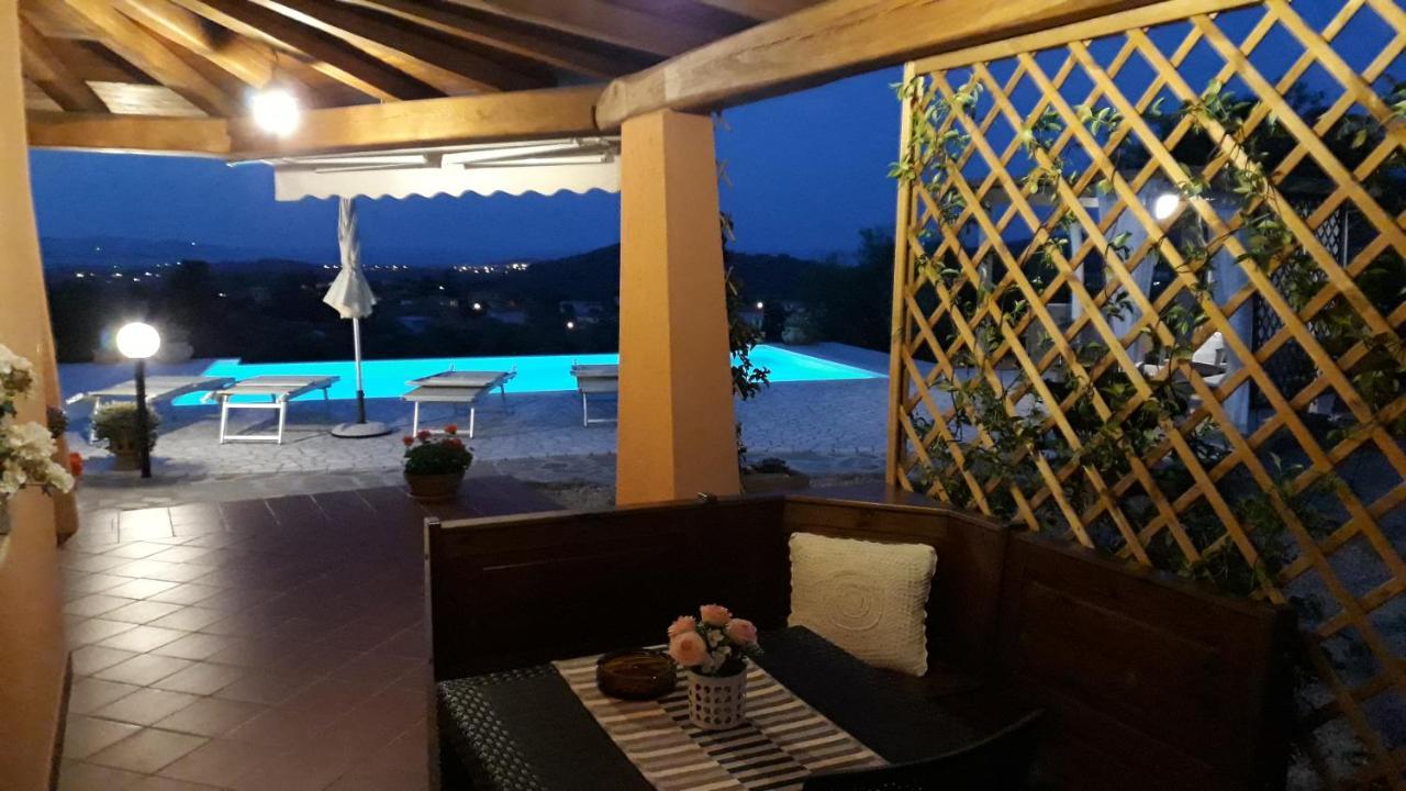 Li Muntigeddi Hotel San Teodoro  Luaran gambar