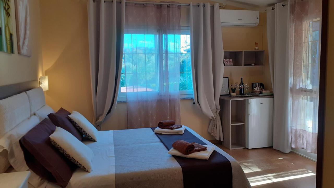 Li Muntigeddi Hotel San Teodoro  Luaran gambar
