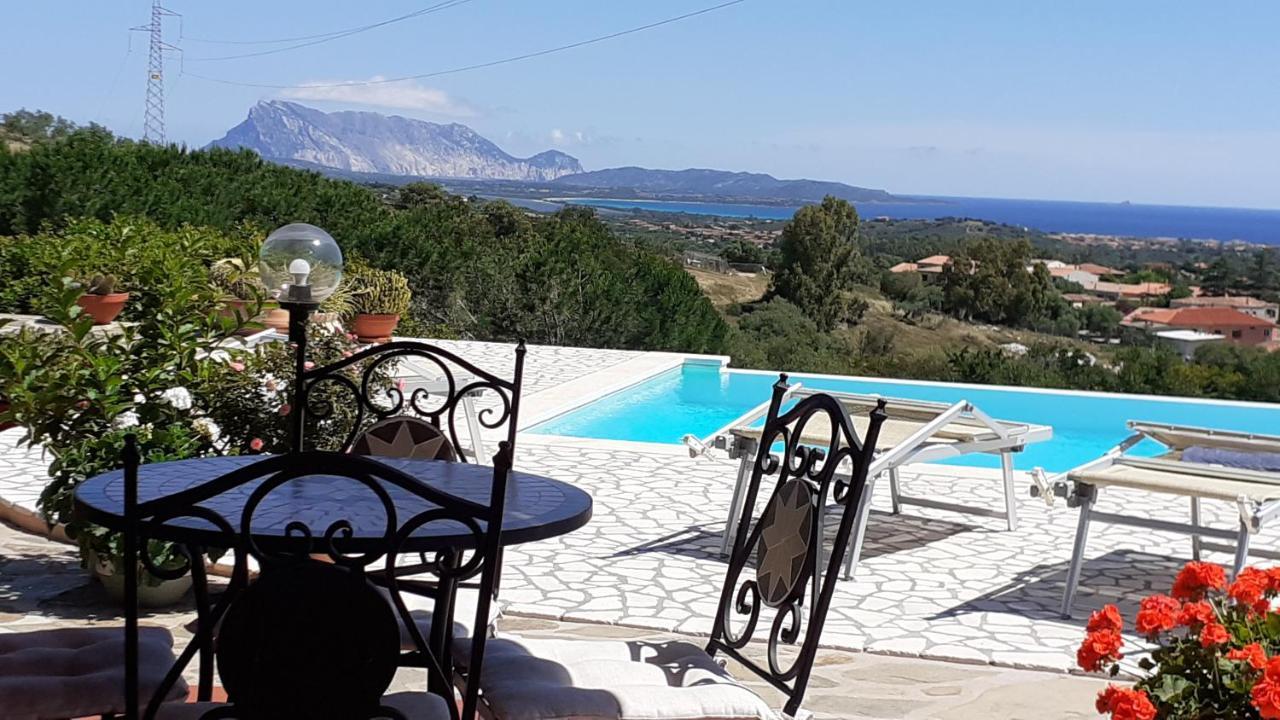 Li Muntigeddi Hotel San Teodoro  Luaran gambar