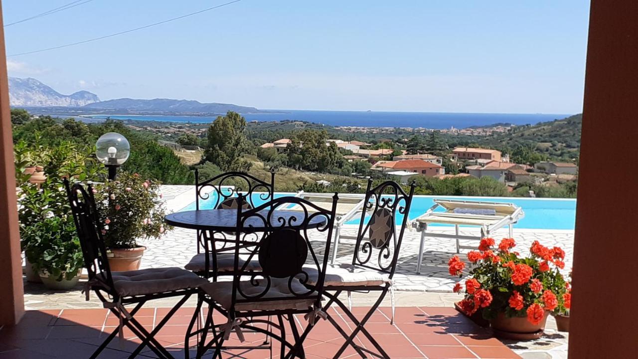 Li Muntigeddi Hotel San Teodoro  Luaran gambar